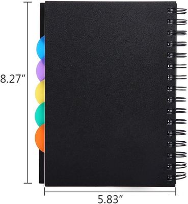 Cuaderno de proyecto de cubierta de PP A5 con líneas horizontales en el interior de las páginas y divisores de PP de color