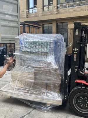 Actualice su línea de producción de portátiles con una máquina de fabricación de portátiles con pegamento blanco