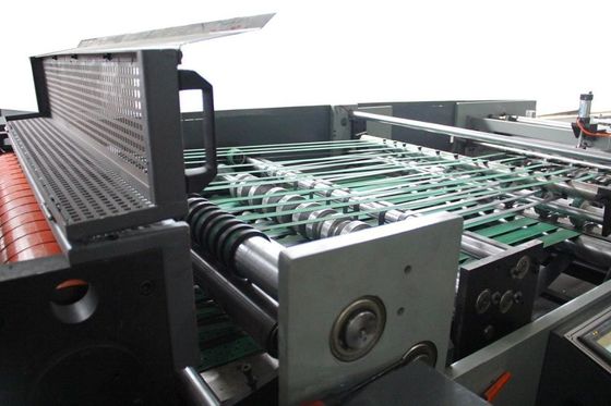 Producción racionalizada de cuadernos de escritura de páginas alineadas con máquina totalmente automática