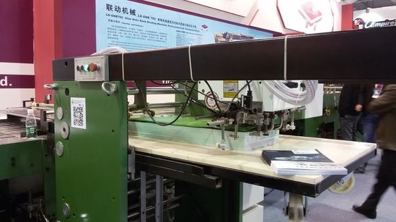 Producción racionalizada de cuadernos de escritura de páginas alineadas con máquina totalmente automática